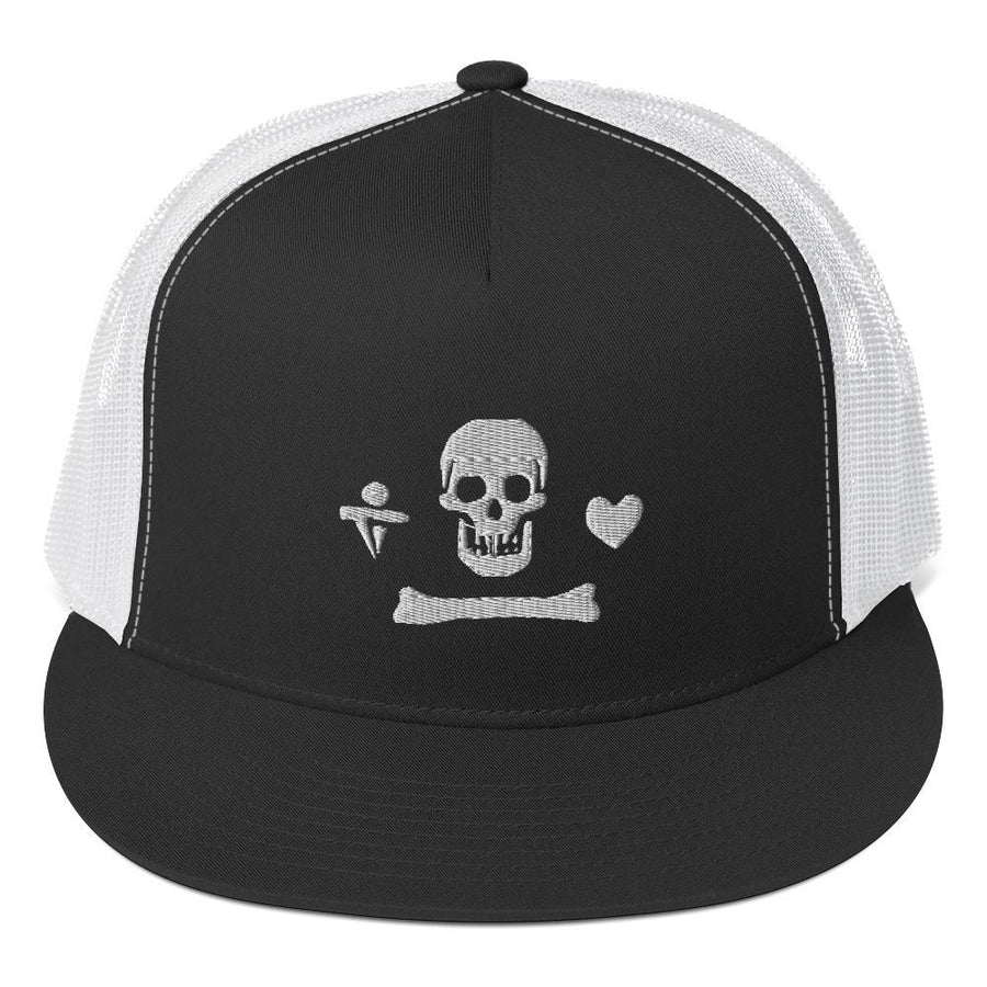 Black trucker cap depicting the pirate flag of Stede Bonnet "The Gentleman Pirate" represented as a white skull above a horizontal long bone between a heart and a dagger, all on a black field.